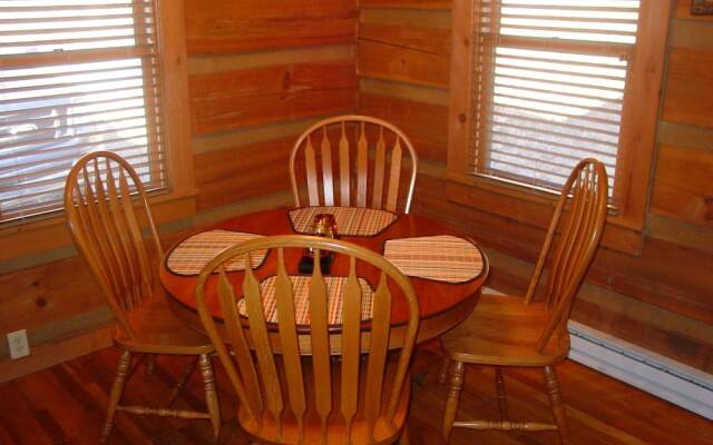 Stones Throw 2 Bedrooms 2 Bathrooms Cabin