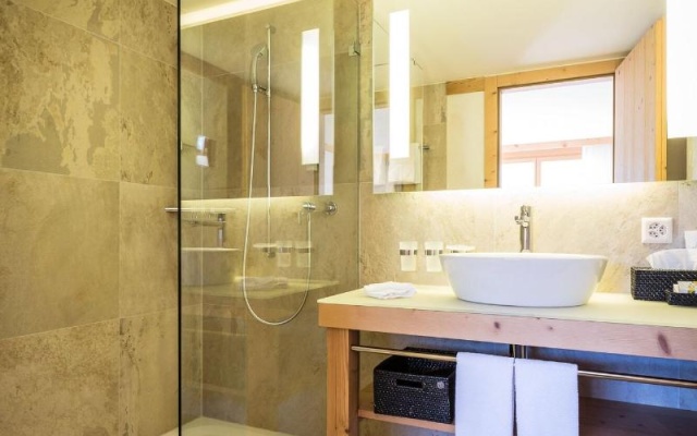 Hotel Spitzhorn – Bathroom – Saanen