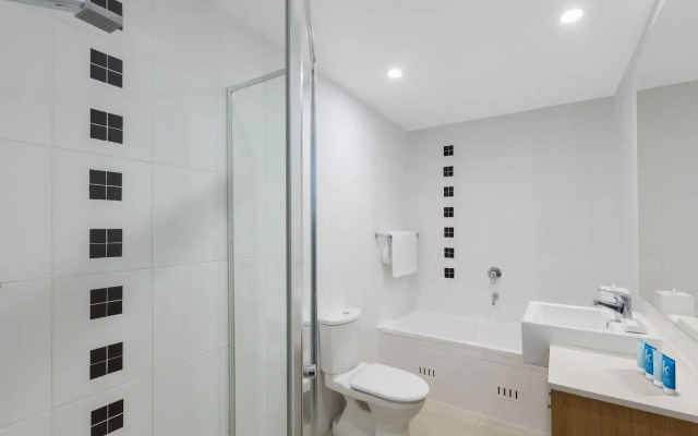 Meriton Suites Waterloo