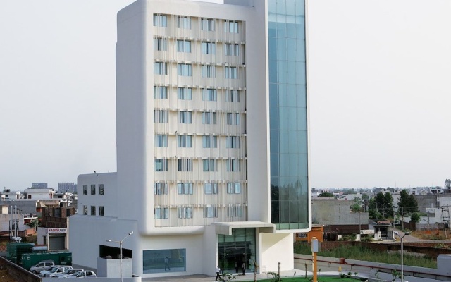 Keys Select by Lemon Tree Hotels, Ludhiana — 3-star hotel in Ludhiana