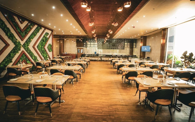 Hotel Leroy Grand - Yeshwanthpur
