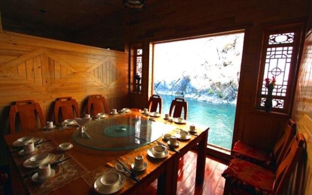 Shangri La Balagezong Lover Valley Hotel