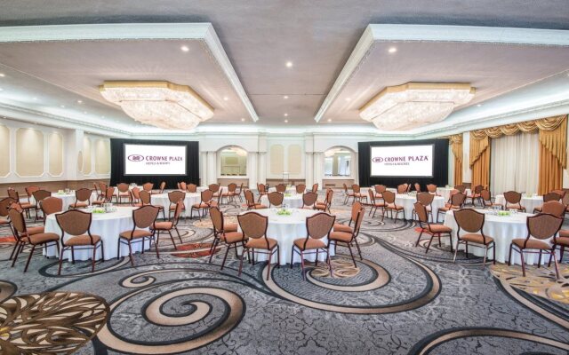 Crowne Plaza Hotel-Niagara Falls/Falls View