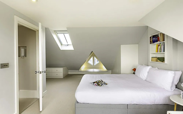 Bermondsey Bliss: Views, Comfort, and City Access!