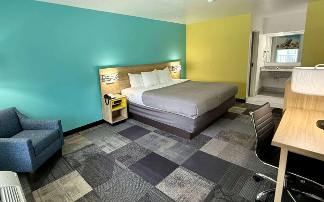 Days Inn by Wyndham Eglin AFB