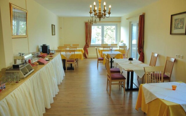 Bellis Hotel