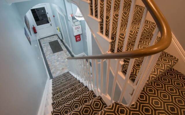 Derry Hostel & Guest House