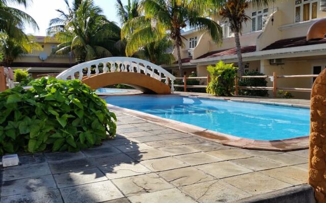 Apartment With 3 Bedrooms in Flic en Flac, With Pool Access, Enclosed