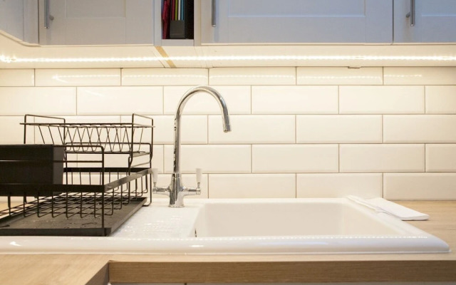 Bright & Modern 1-bedroom Flat in East London