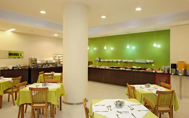 Regency Park Hotel