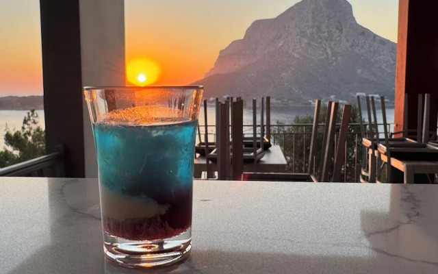 Kaloniki Rooms & Suites