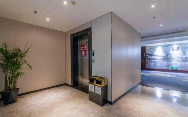 Super 8 Select Hotel