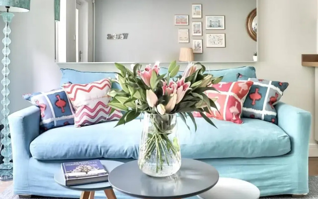 Newly Refurbished Flat With Great Transport Links