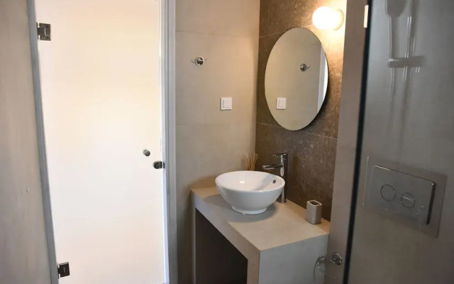 StayBridge Apartments, Mesongi