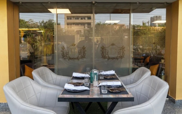 Lime Tree Hotel Medanta