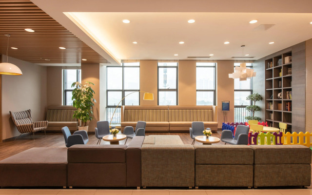 Holiday Inn Chongqing University Town