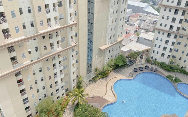 Minimalist 1Br Apartment At Vittoria Residence