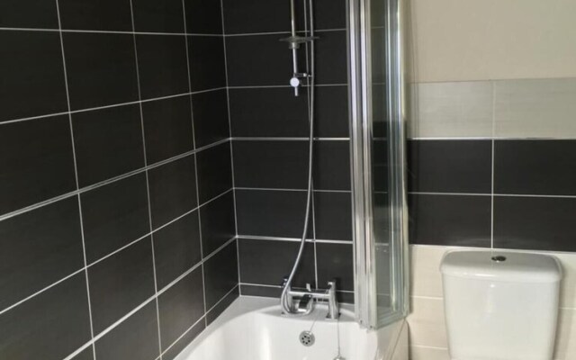 Beautiful 2-bed Lodge With hot tub and Saunain Ely