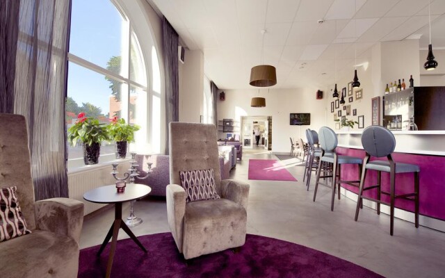 Home Hotel Post