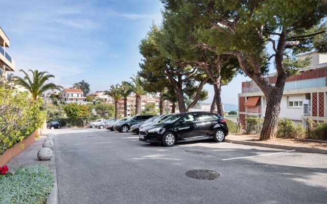 Aesthetic Apartment in Nice With Swimming Pool