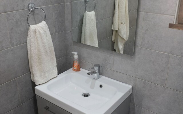 Spacious Holiday Home in Anglars-nozac With Swimming Pool