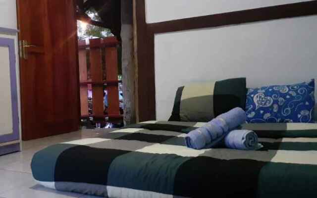 Pantai Suwuk River View Bungalow