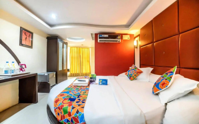OYO 6648 Hotel Royal Residency