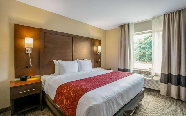 Comfort Suites Fishkill Near Interstate 84