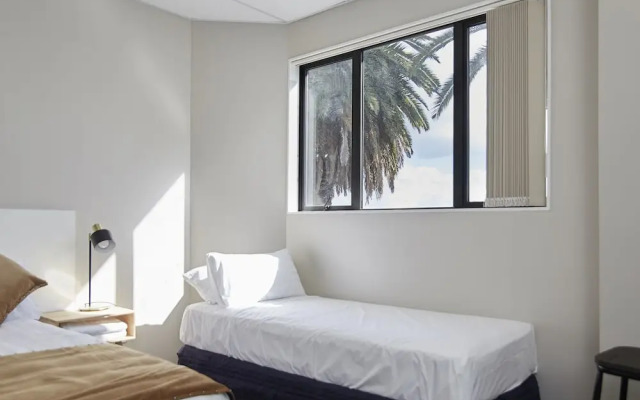 Three Palms Lodge