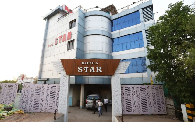 OYO 46604 Hotel Star