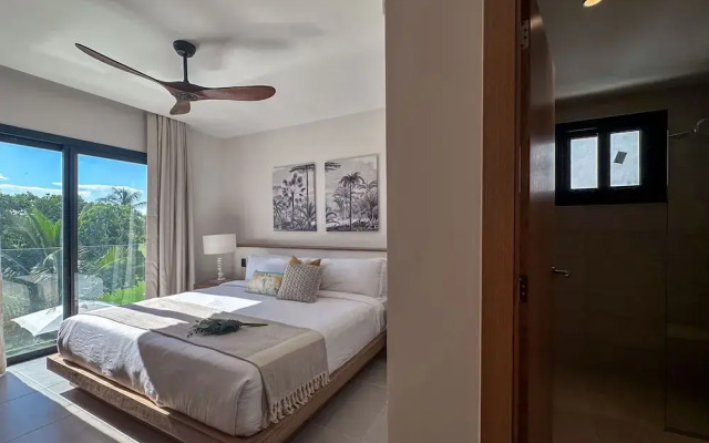 Spectacular Golf Front 3BR Apartment!