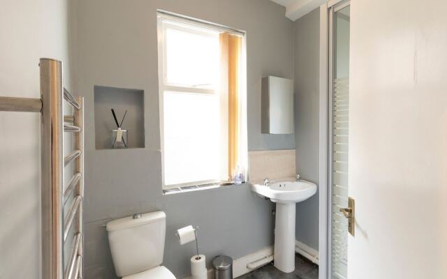 Great Holiday Home in Manchester near Old Trafford