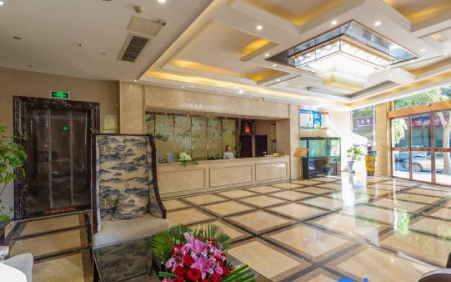 Jingyue Hotel (Meishandong Railway Station Wanda Plaza)