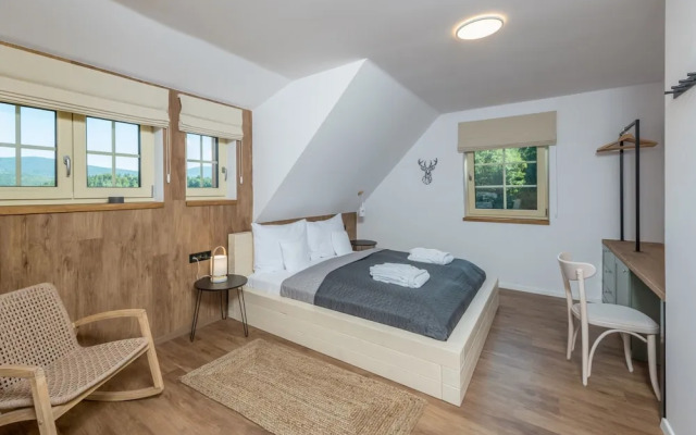 Villa With Pool in Hutisko-solanec