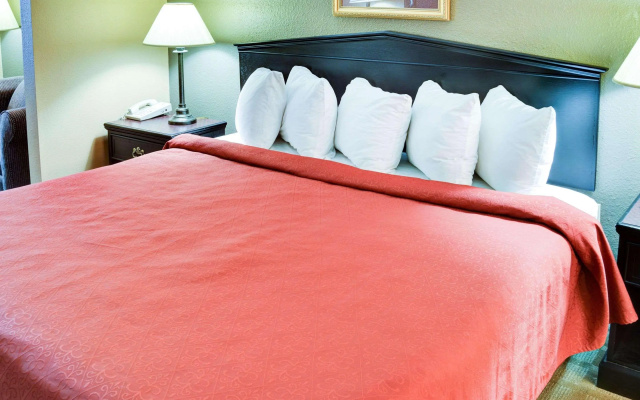 Quality Inn & Suites Hot Springs-Lake Hamilton