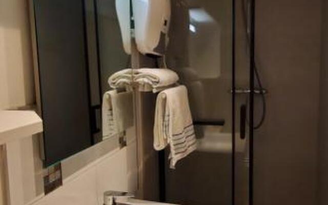 Superbe studio en bord du lac