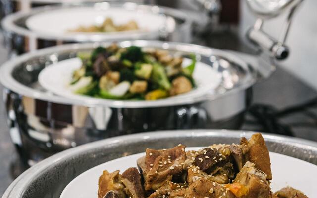 GoldOne Hotel & Suites