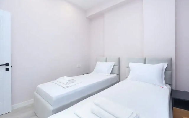 Stay inn on Amiryan 26/4