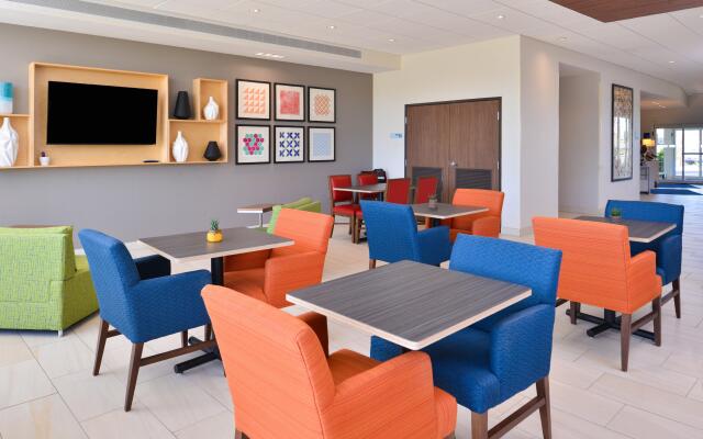 Holiday Inn Express & Suites Ruskin by IHG