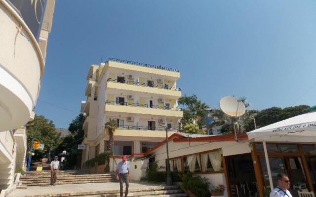 Hotel Real
