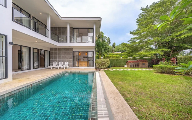 One of Phukets Best Villas V212
