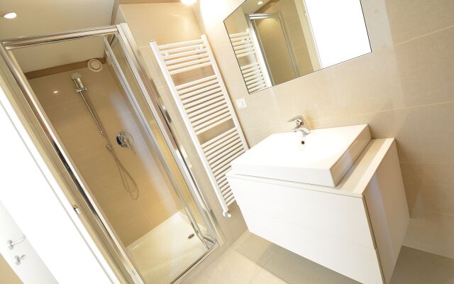 TERRACE!, TERRACE 360' STYLISH, 3bed, aircond wifi