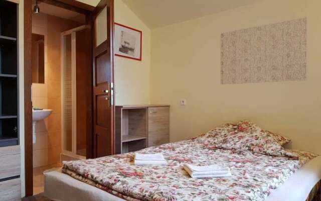 SEUL WILLA  Guest house n Restaurant