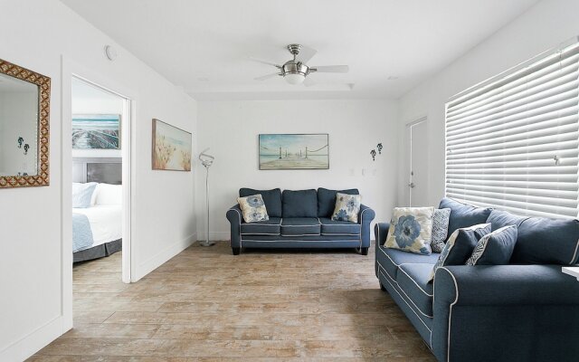 Spacious 1 Bedroom APT at the beach