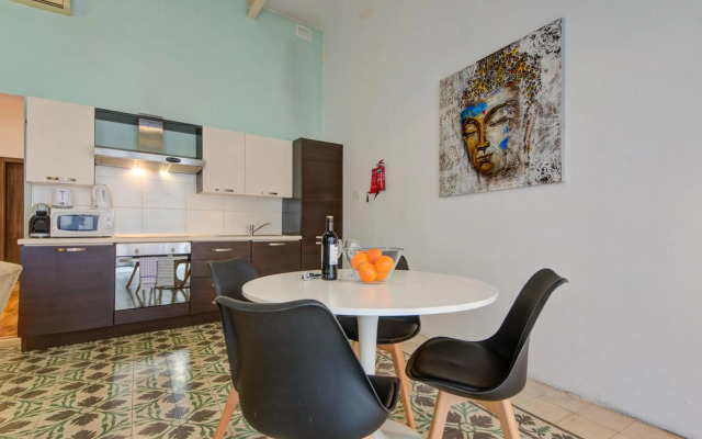 Sliema Ferries 2-bedroom Apt with views