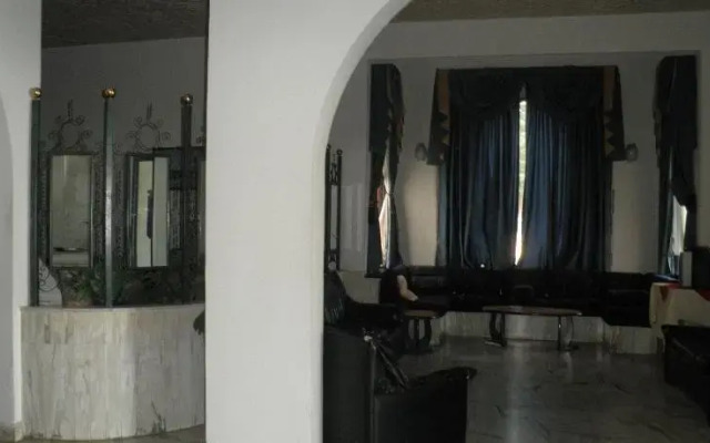 AlMayadine Hotel
