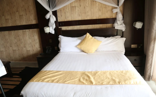 Nokras Riverine Hotel & Spa