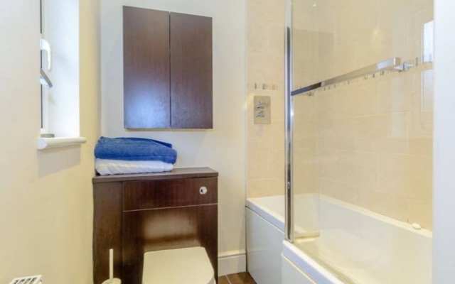 Perfect Bath Home With Parking