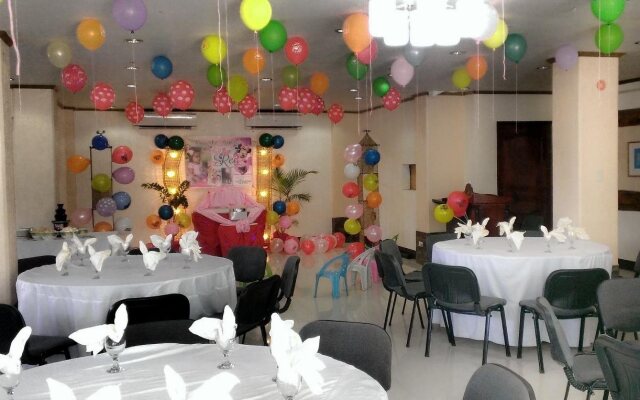 La Charica Inn & Suites