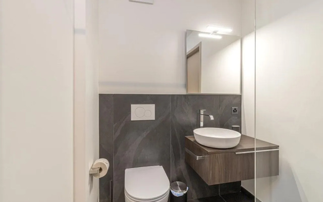 Icon H 302 Suite Micro-living